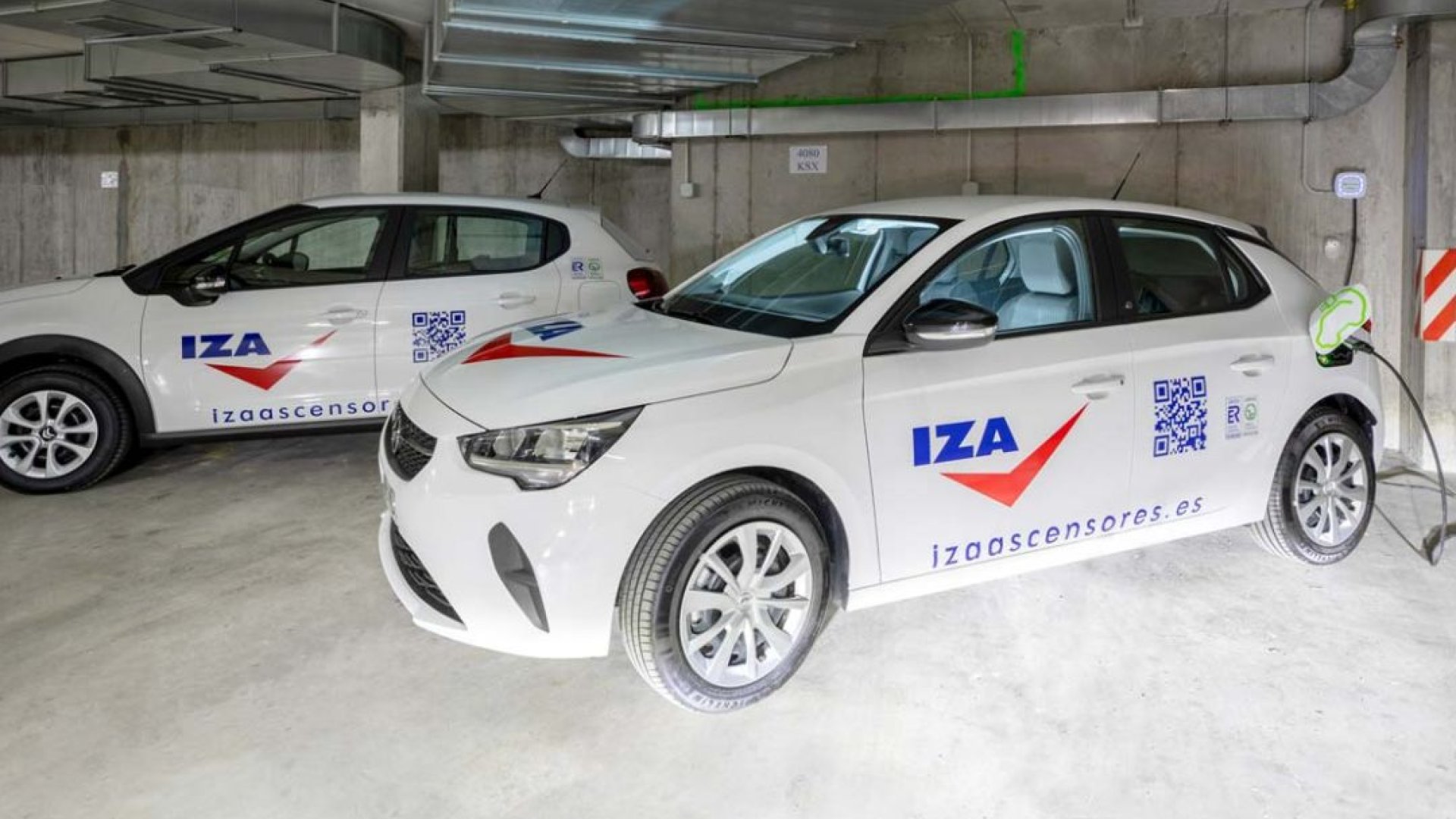 scensores renueva su flota introduciendo coches 100% eléctricos