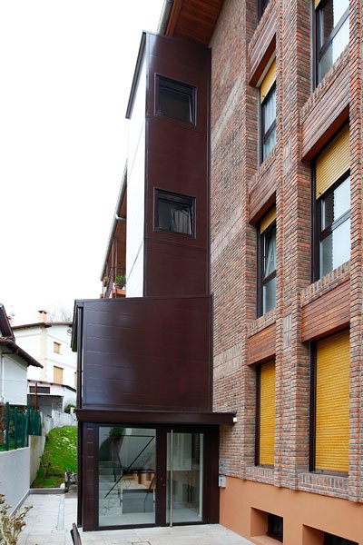 Ascensores Iza por fachada